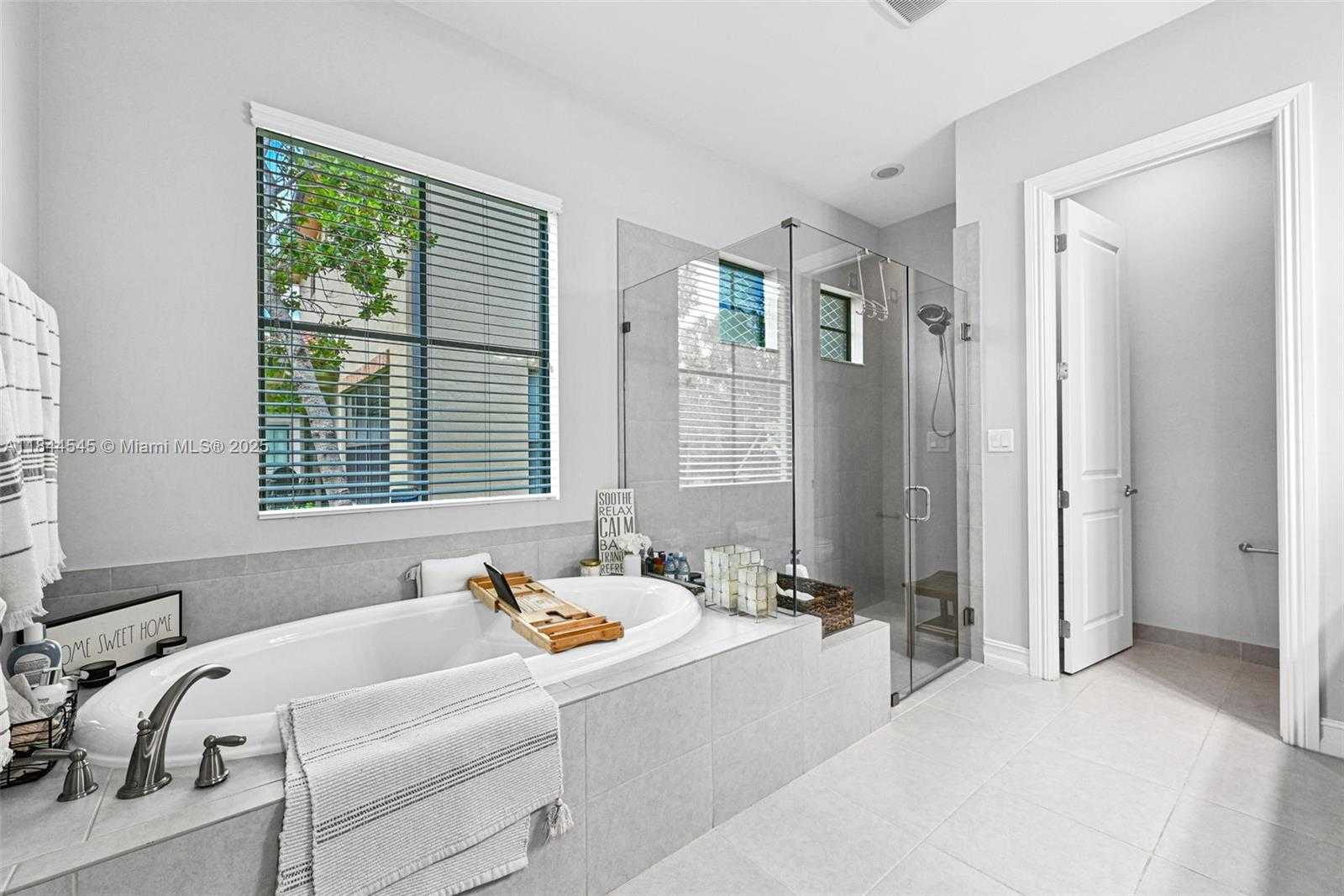 Small Image of 8855 WEST WATERCREST CIR W, Parkland Number 30