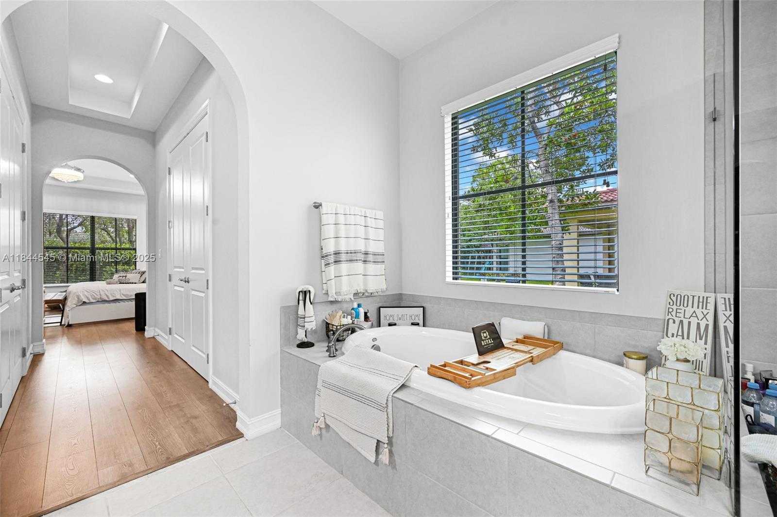 Small Image of 8855 WEST WATERCREST CIR W, Parkland Number 35