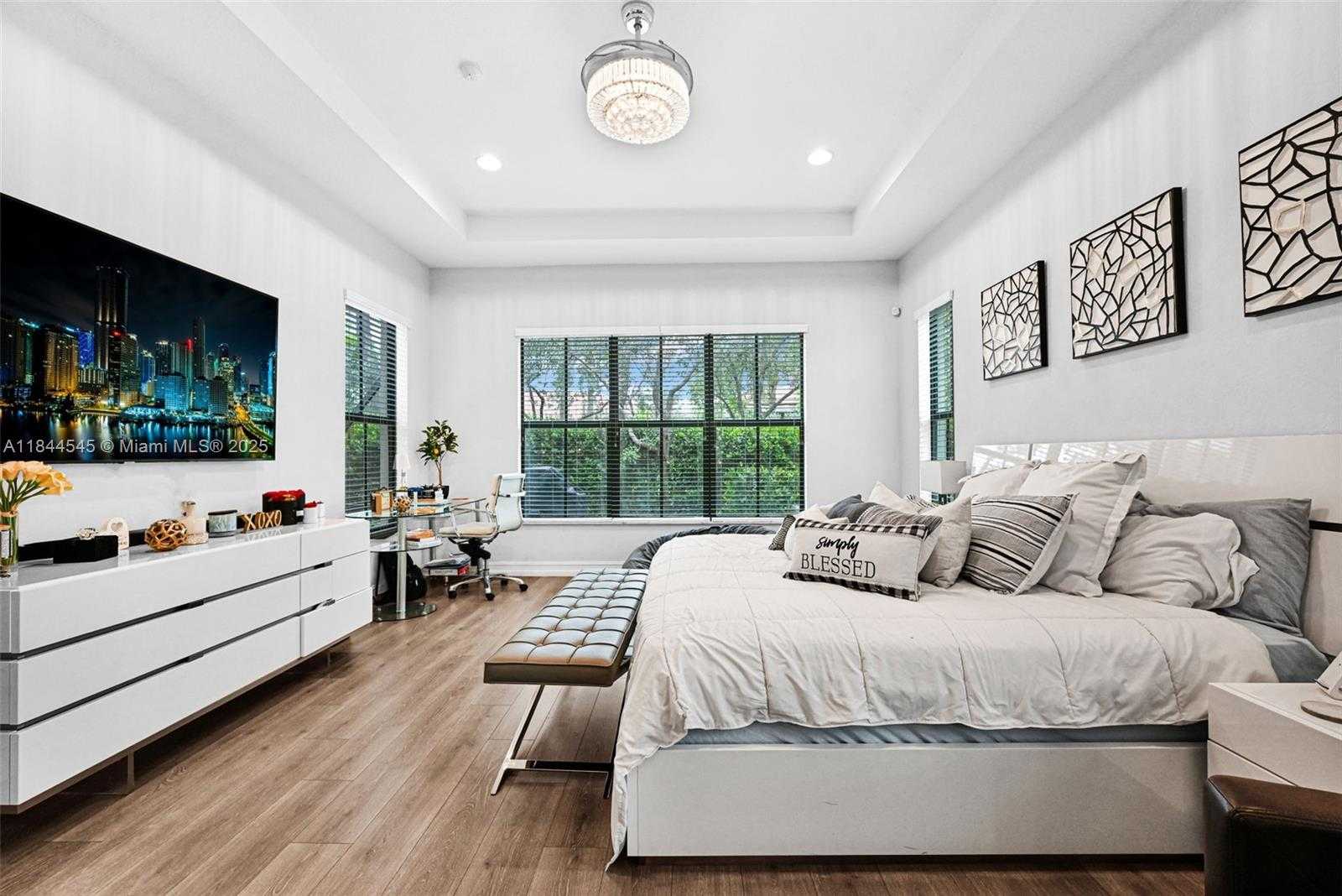 Small Image of 8855 WEST WATERCREST CIR W, Parkland Number 37