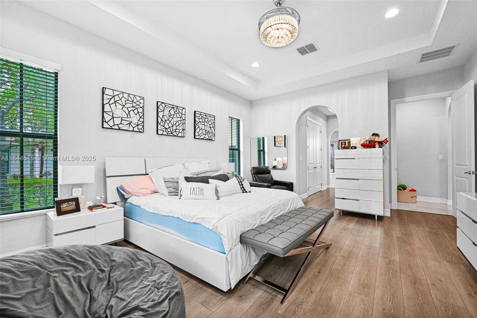 Small Image of 8855 WEST WATERCREST CIR W, Parkland Number 39