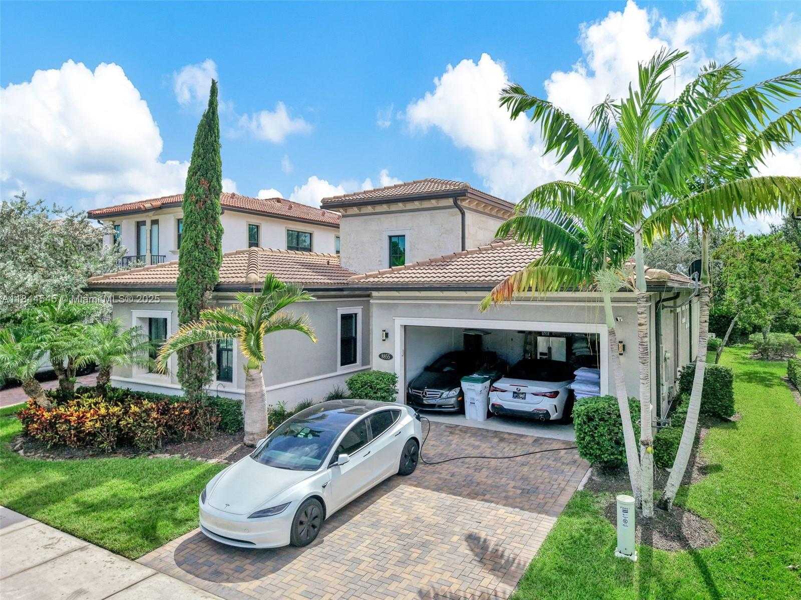 Small Image of 8855 WEST WATERCREST CIR W, Parkland Number 4
