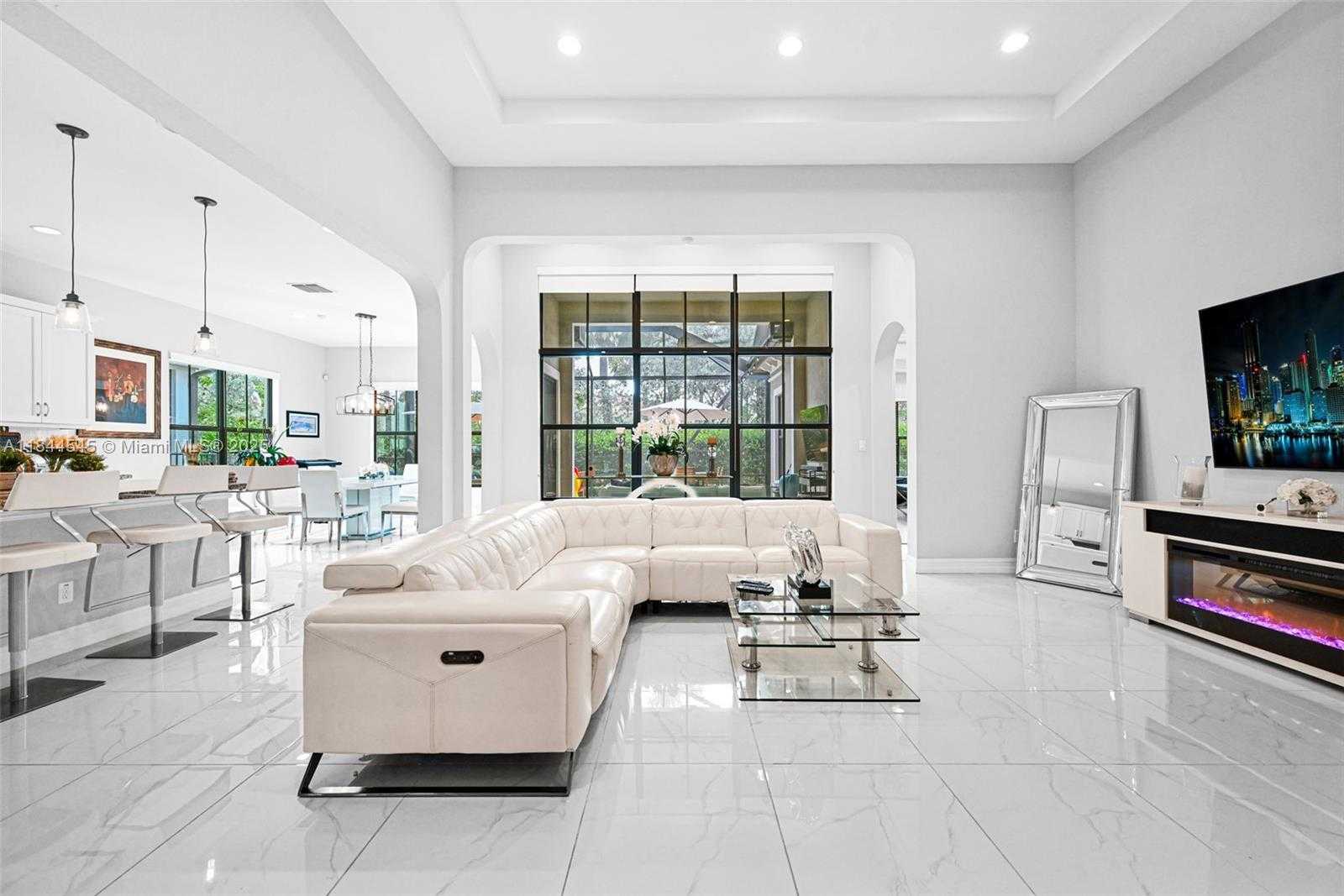 Small Image of 8855 WEST WATERCREST CIR W, Parkland Number 41
