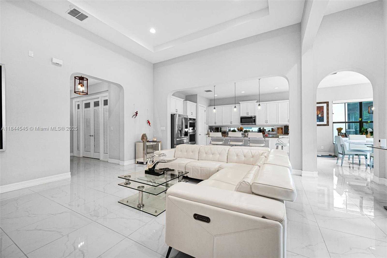 Small Image of 8855 WEST WATERCREST CIR W, Parkland Number 43