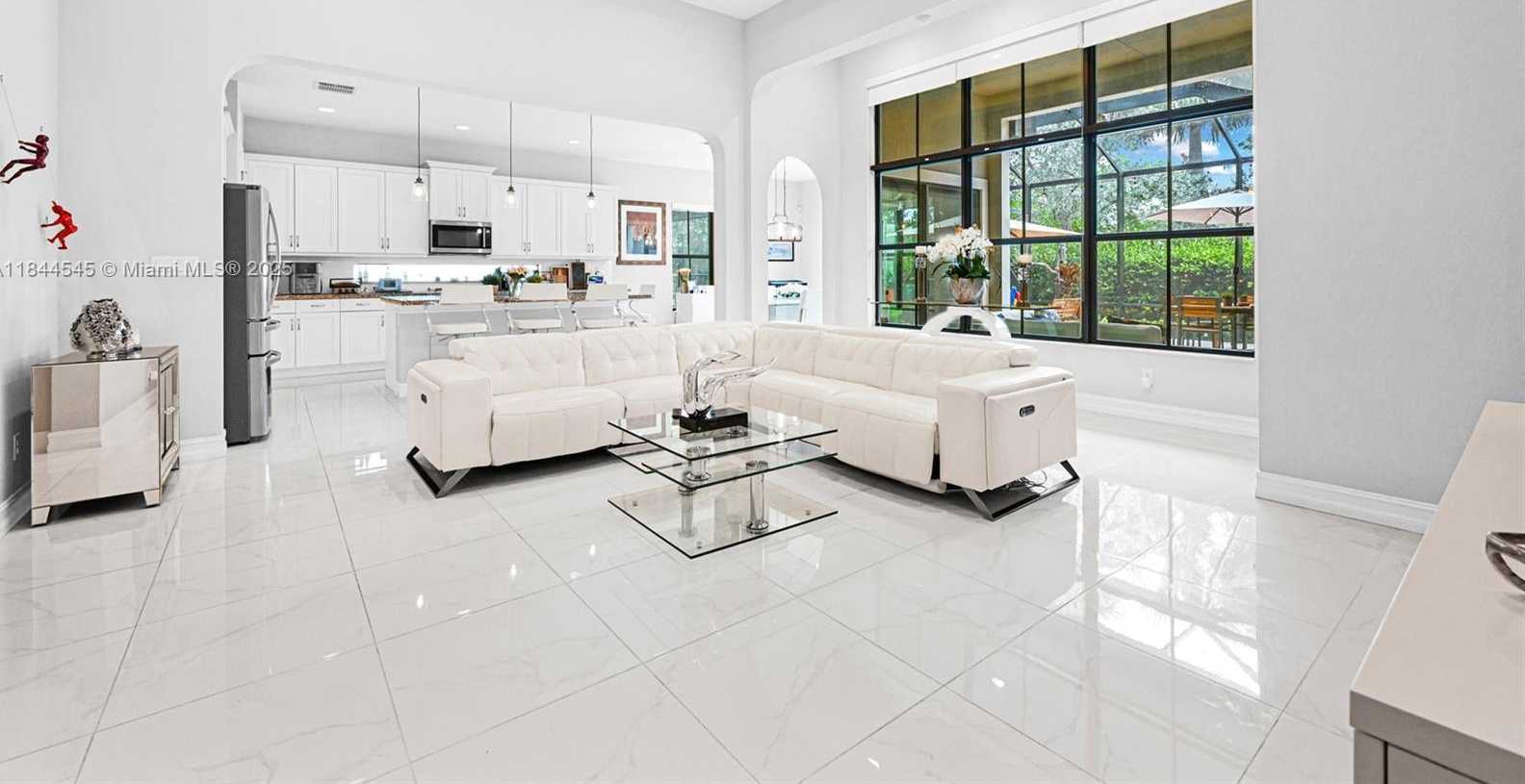 Small Image of 8855 WEST WATERCREST CIR W, Parkland Number 44