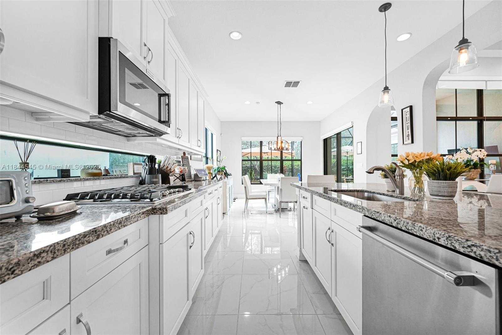 Small Image of 8855 WEST WATERCREST CIR W, Parkland Number 51