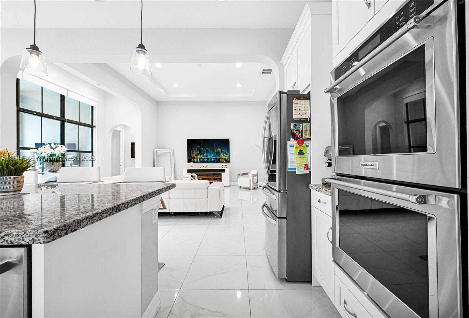 Small Image of 8855 WEST WATERCREST CIR W, Parkland Number 53