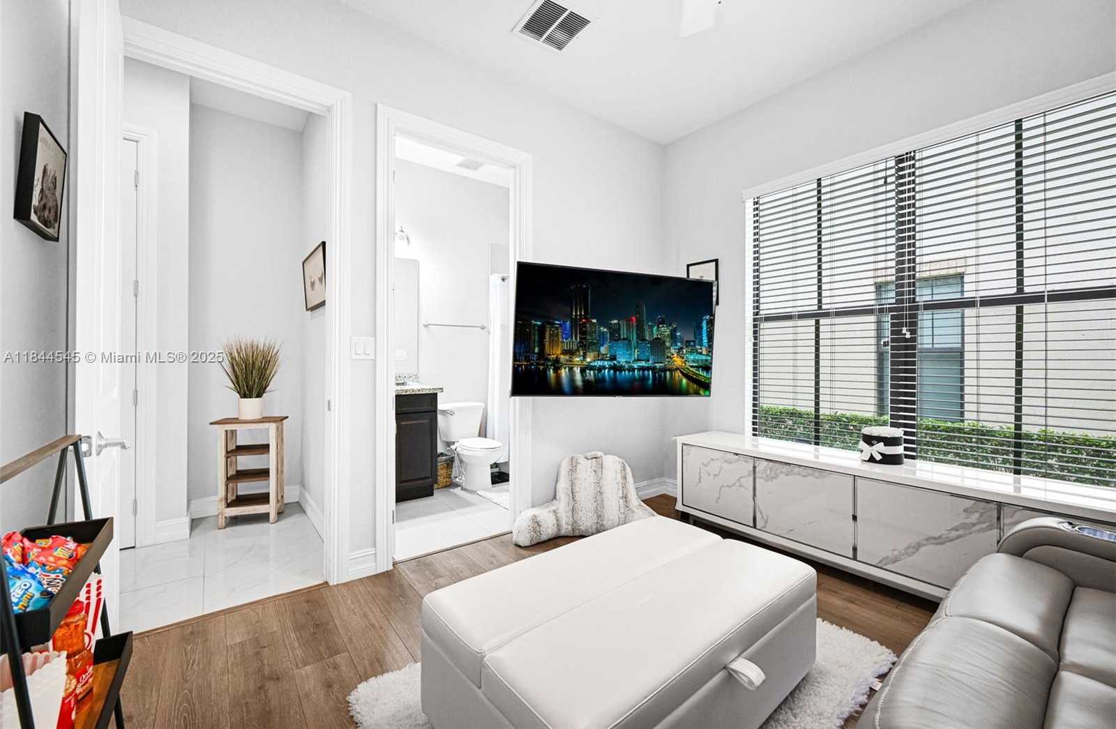 Small Image of 8855 WEST WATERCREST CIR W, Parkland Number 64