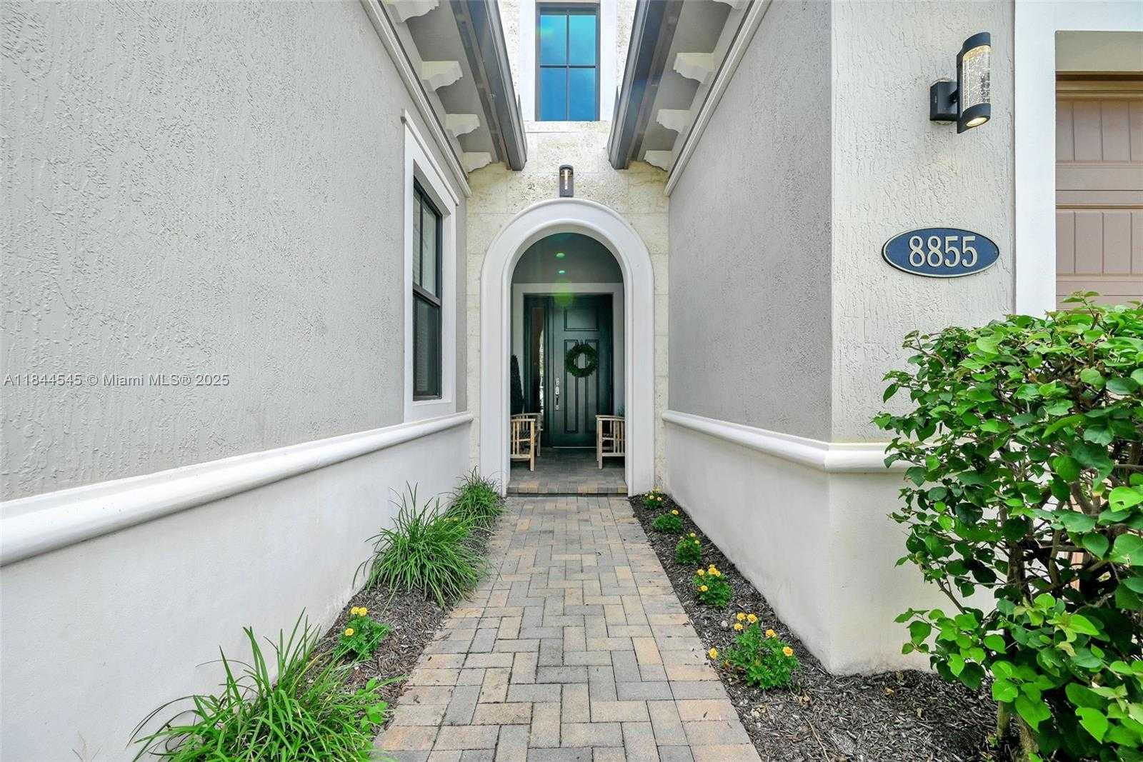 Small Image of 8855 WEST WATERCREST CIR W, Parkland Number 7