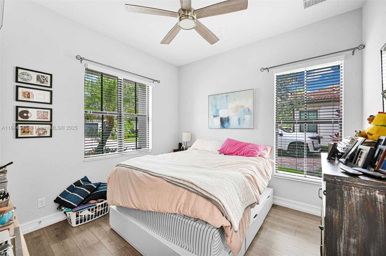 Small Image of 8855 WEST WATERCREST CIR W, Parkland Number 76