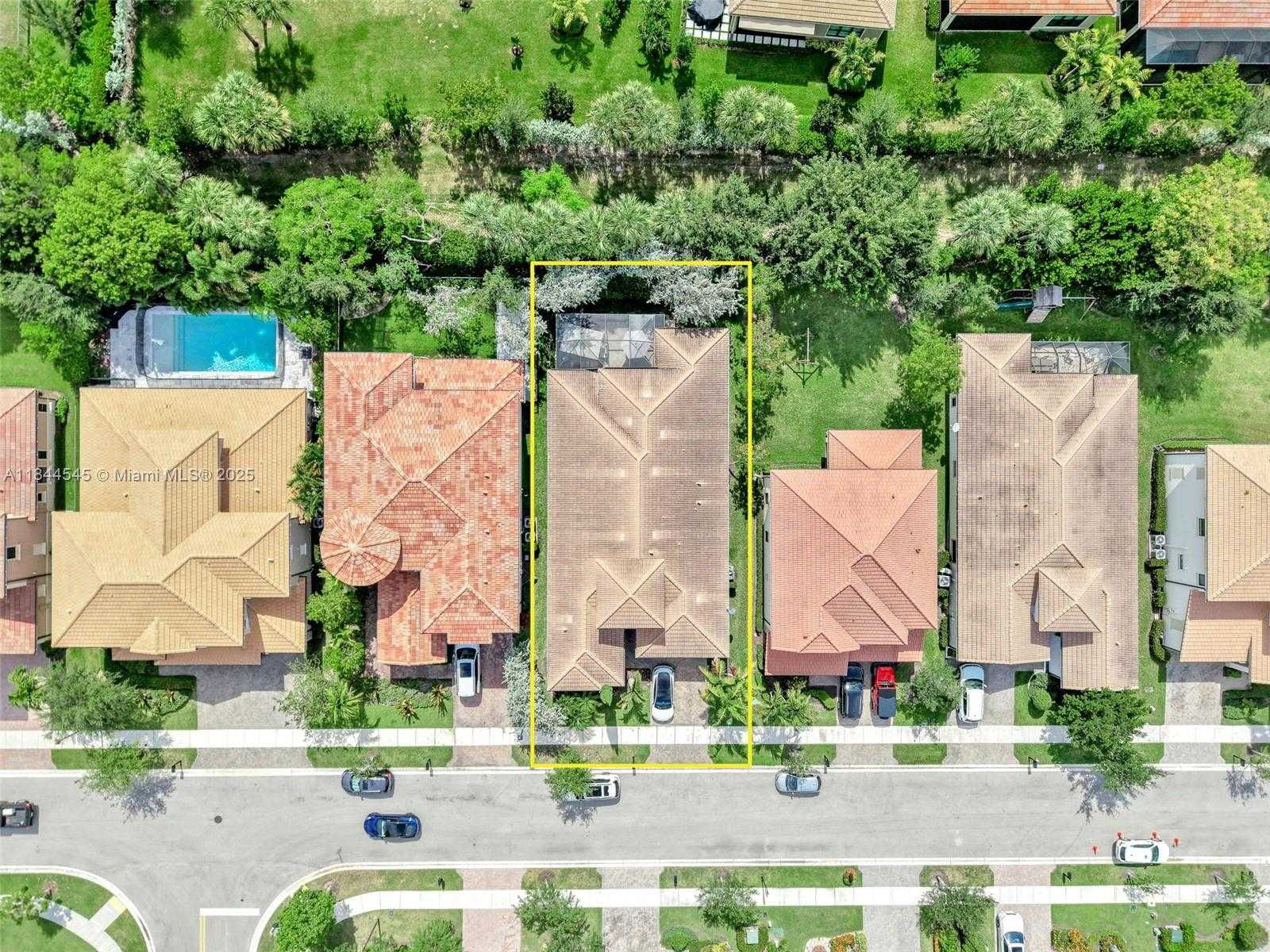 Small Image of 8855 WEST WATERCREST CIR W, Parkland Number 9