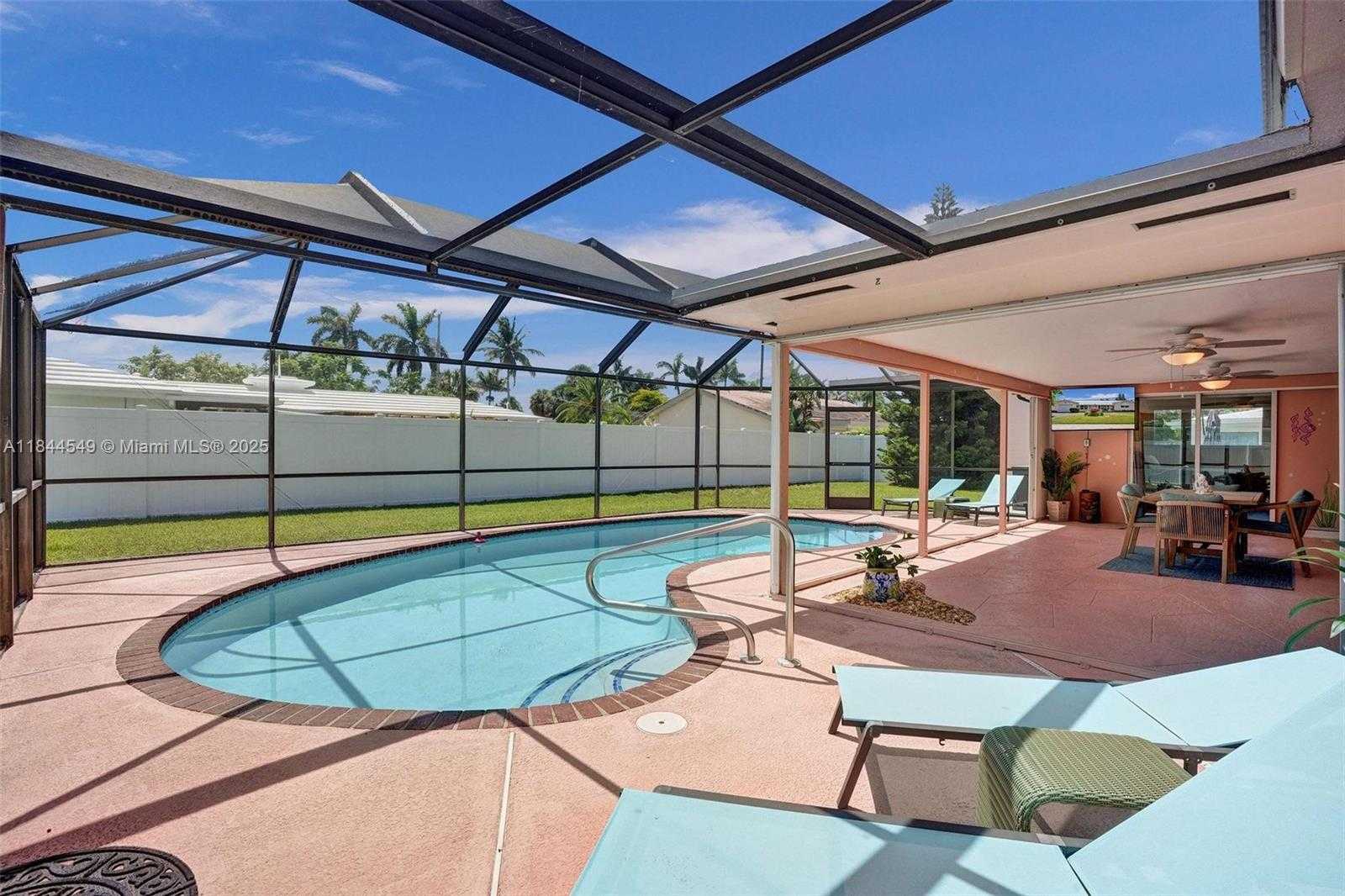 Small Image of 1014 SOUTH EAST 14TH AVE, Deerfield Beach Number 10