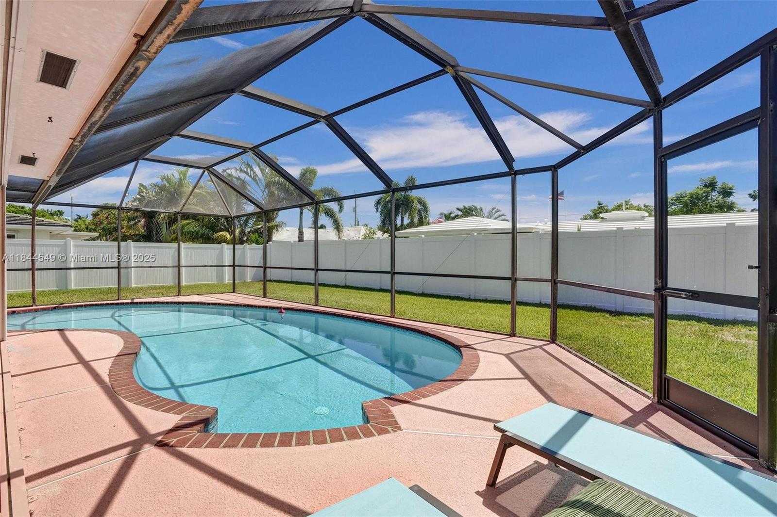 Small Image of 1014 SOUTH EAST 14TH AVE, Deerfield Beach Number 12