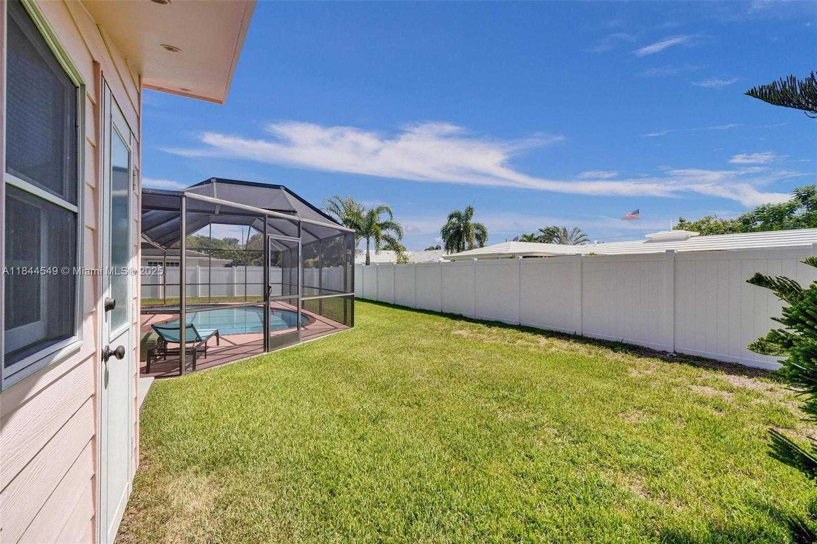 Small Image of 1014 SOUTH EAST 14TH AVE, Deerfield Beach Number 14