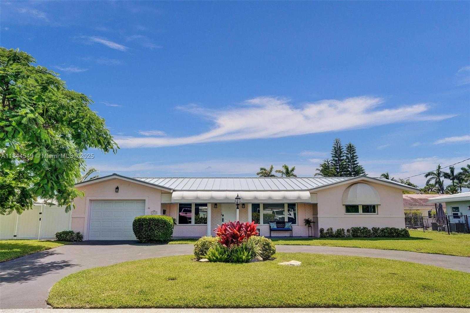 Small Image of 1014 SOUTH EAST 14TH AVE, Deerfield Beach Number 2