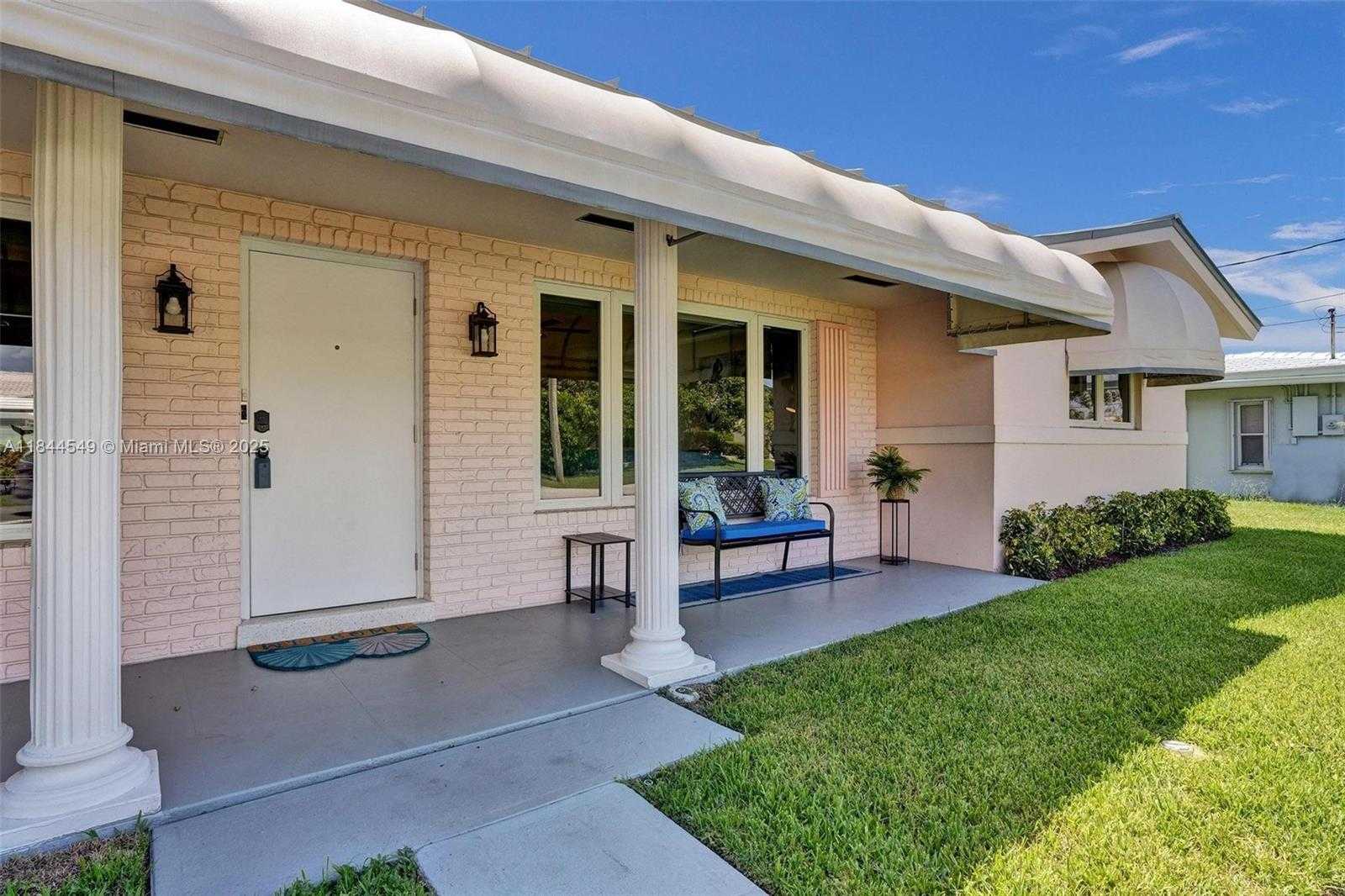 Small Image of 1014 SOUTH EAST 14TH AVE, Deerfield Beach Number 21