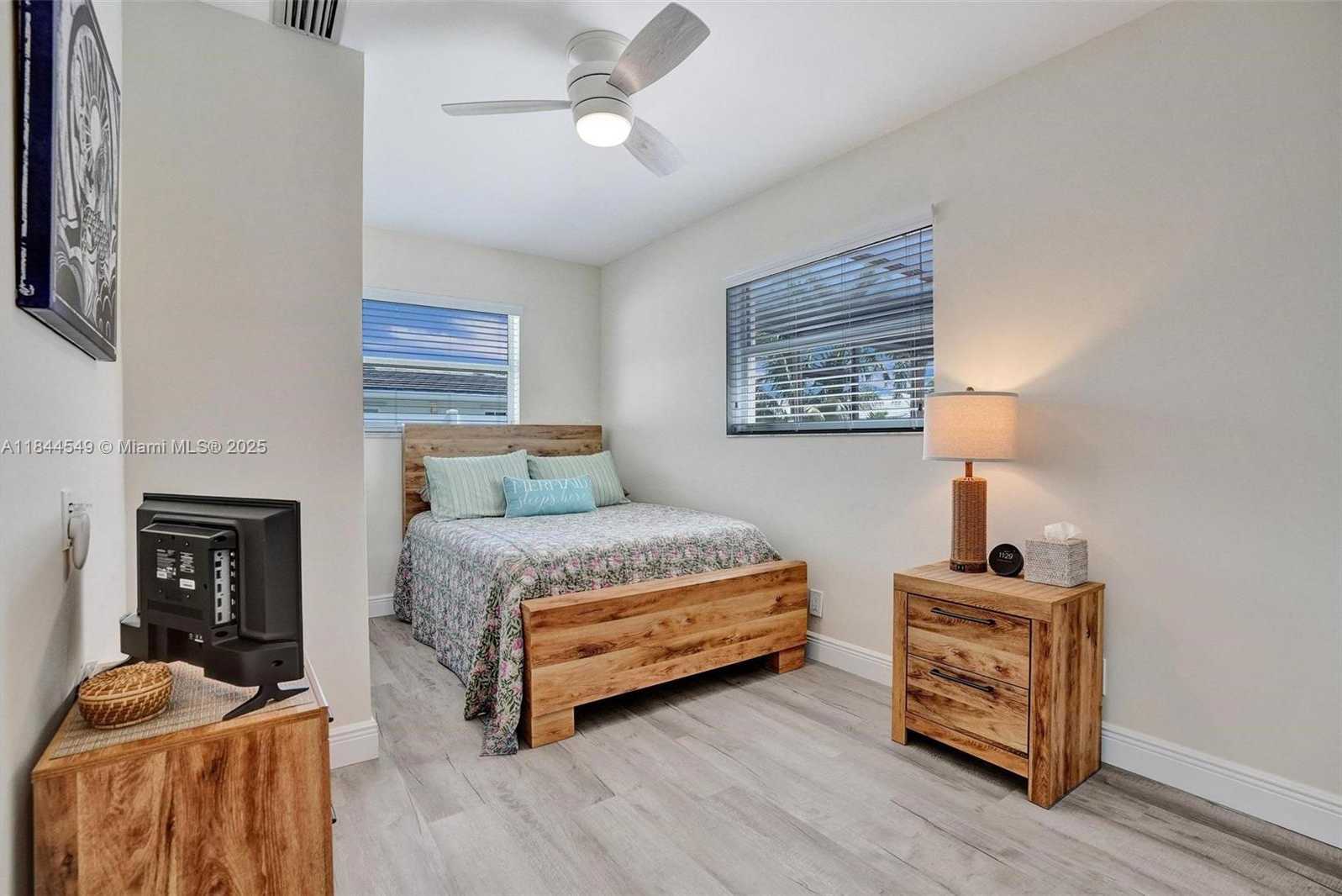 Small Image of 1014 SOUTH EAST 14TH AVE, Deerfield Beach Number 32