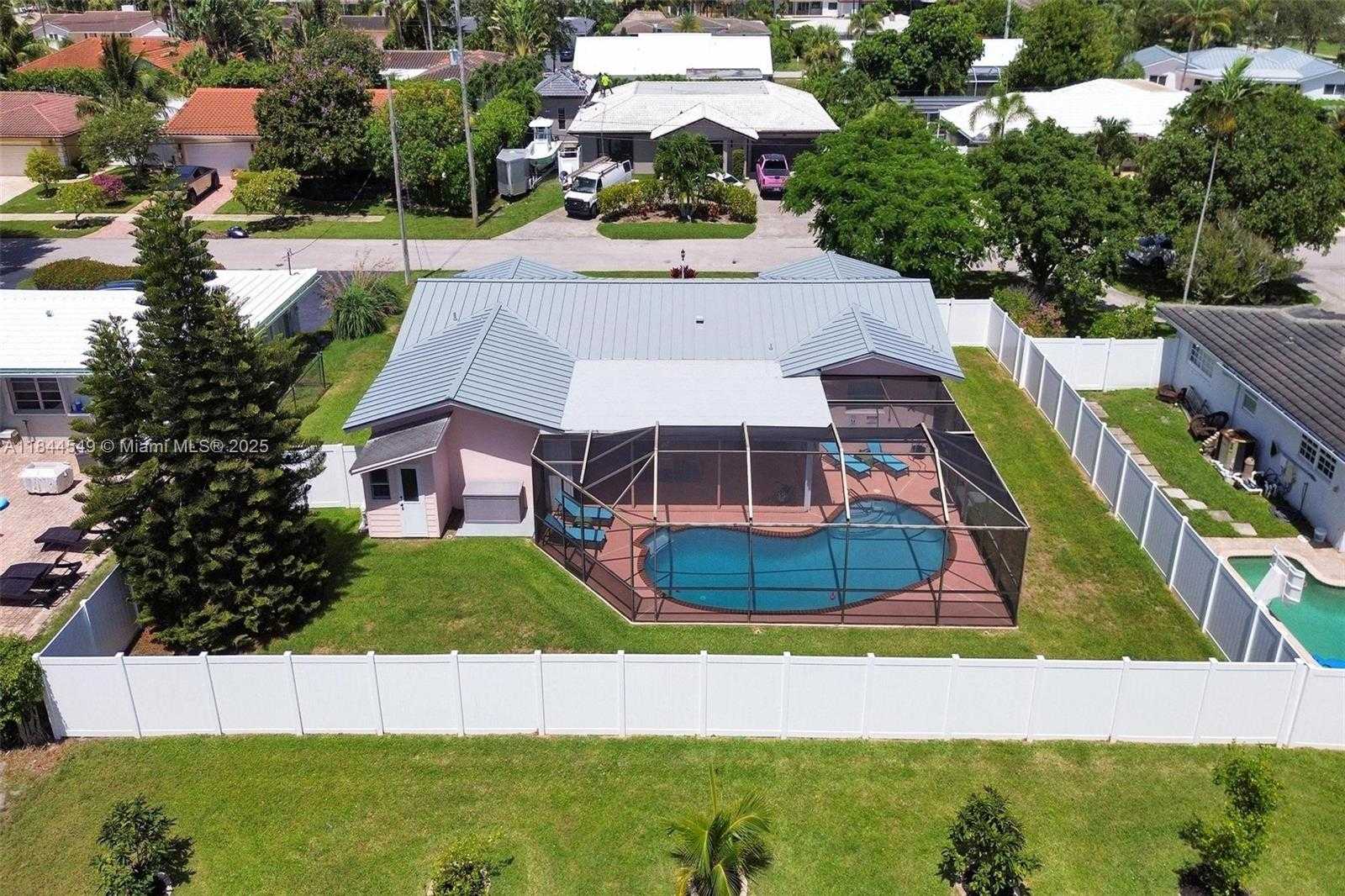 Small Image of 1014 SOUTH EAST 14TH AVE, Deerfield Beach Number 4