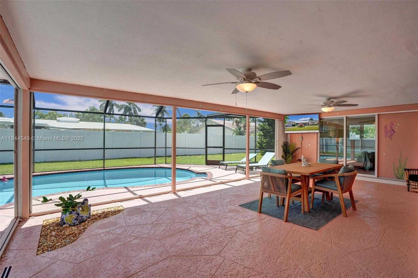 Small Image of 1014 SOUTH EAST 14TH AVE, Deerfield Beach Number 40