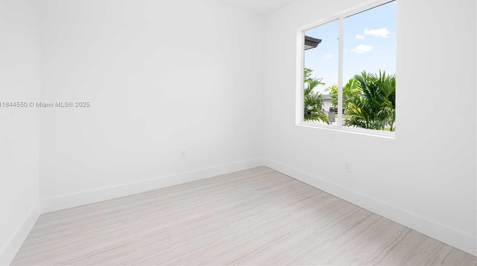 Small Image of 10745 SOUTH WEST 217TH ST #10745, Miami Number 22