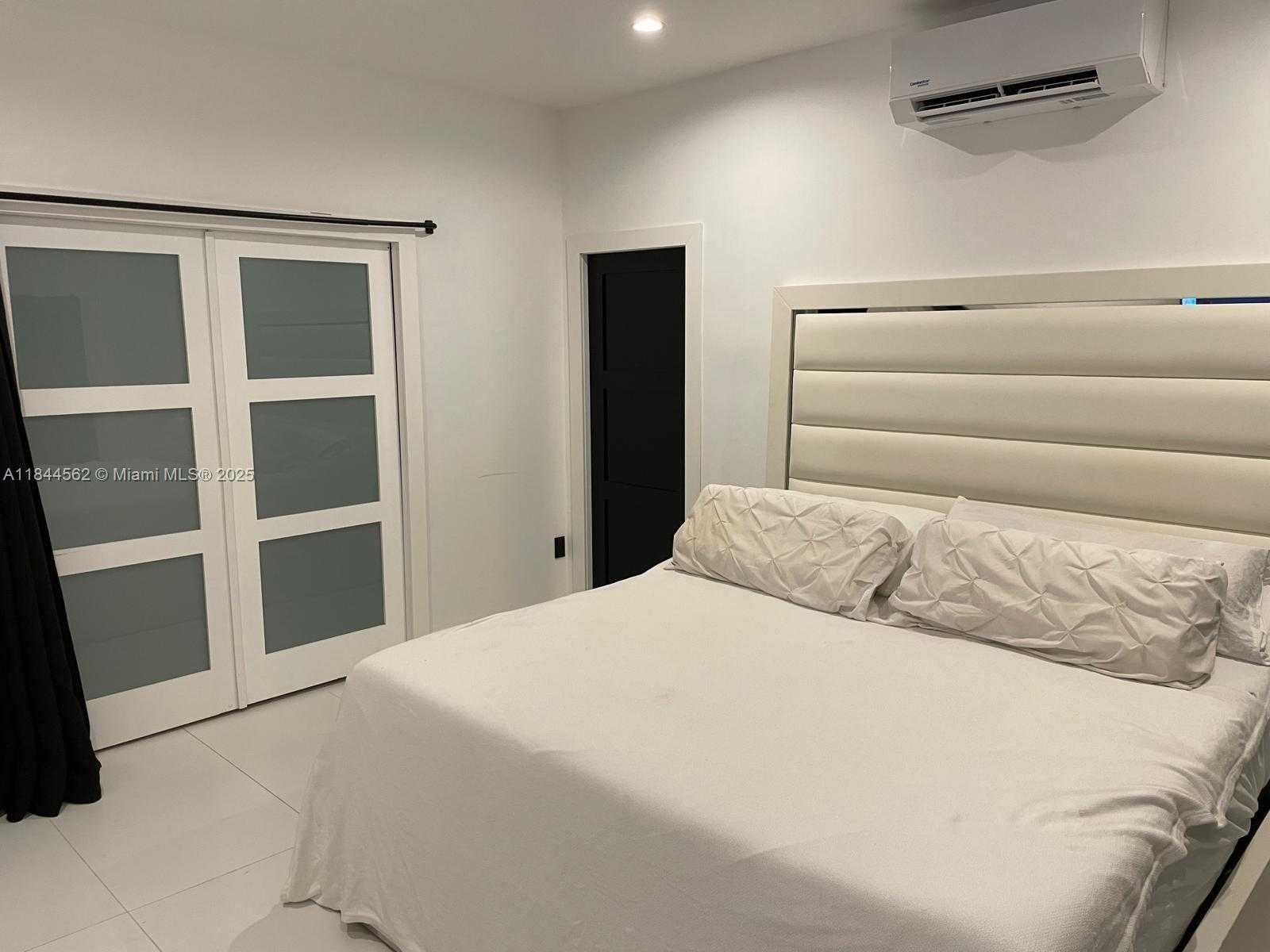Small Image of 2981 SOUTH WEST 12TH ST, Miami Number 11
