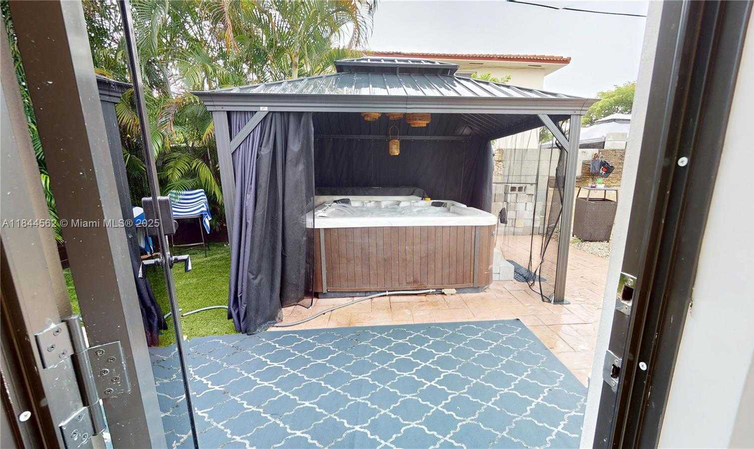 Small Image of 2981 SOUTH WEST 12TH ST, Miami Number 23
