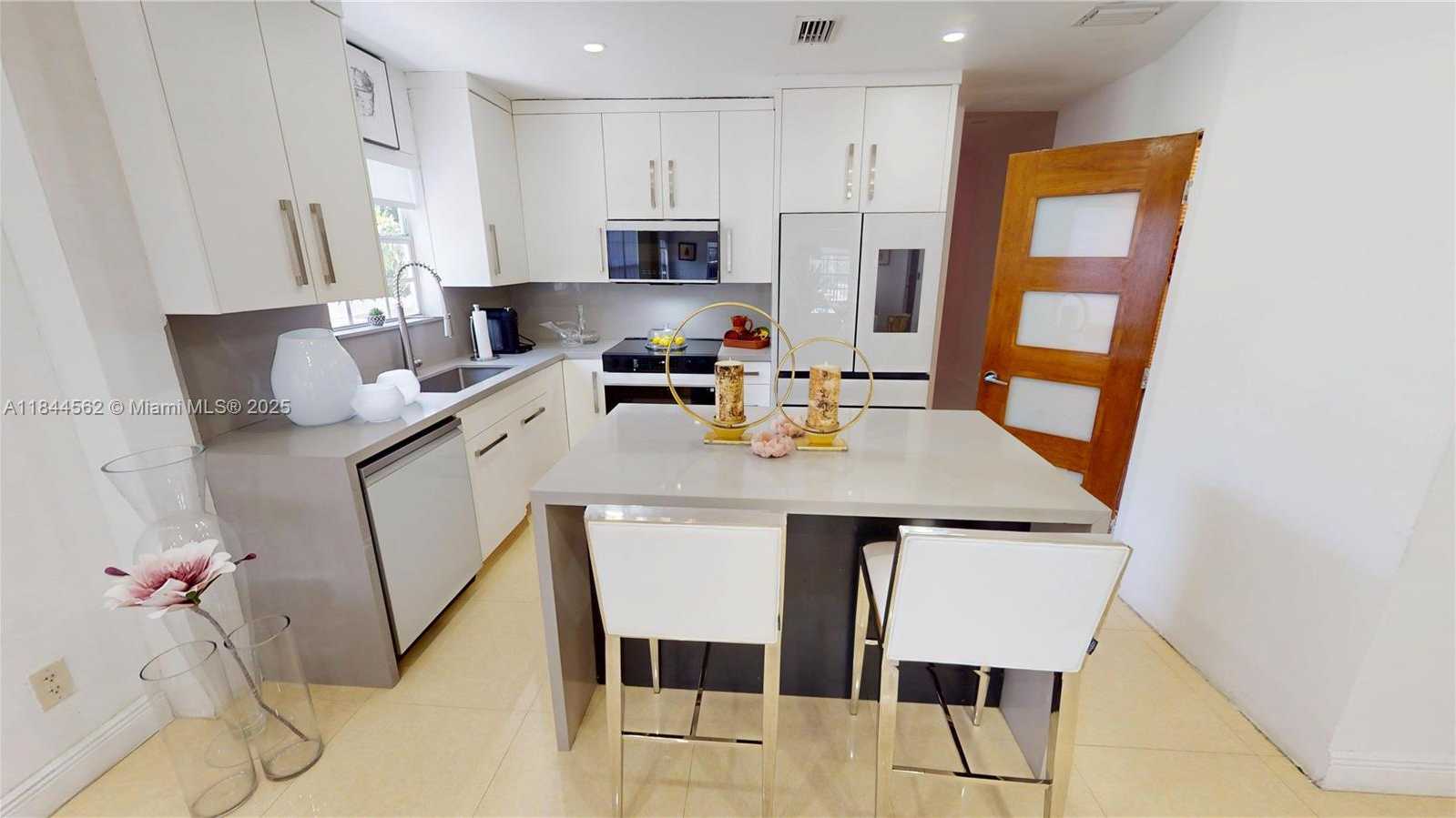 Small Image of 2981 SOUTH WEST 12TH ST, Miami Number 33