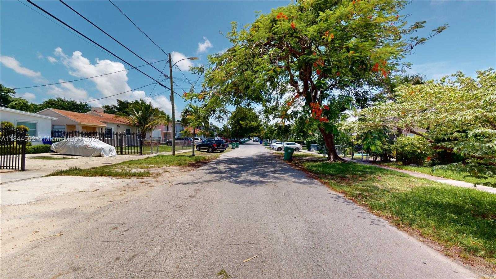 Small Image of 2981 SOUTH WEST 12TH ST, Miami Number 47