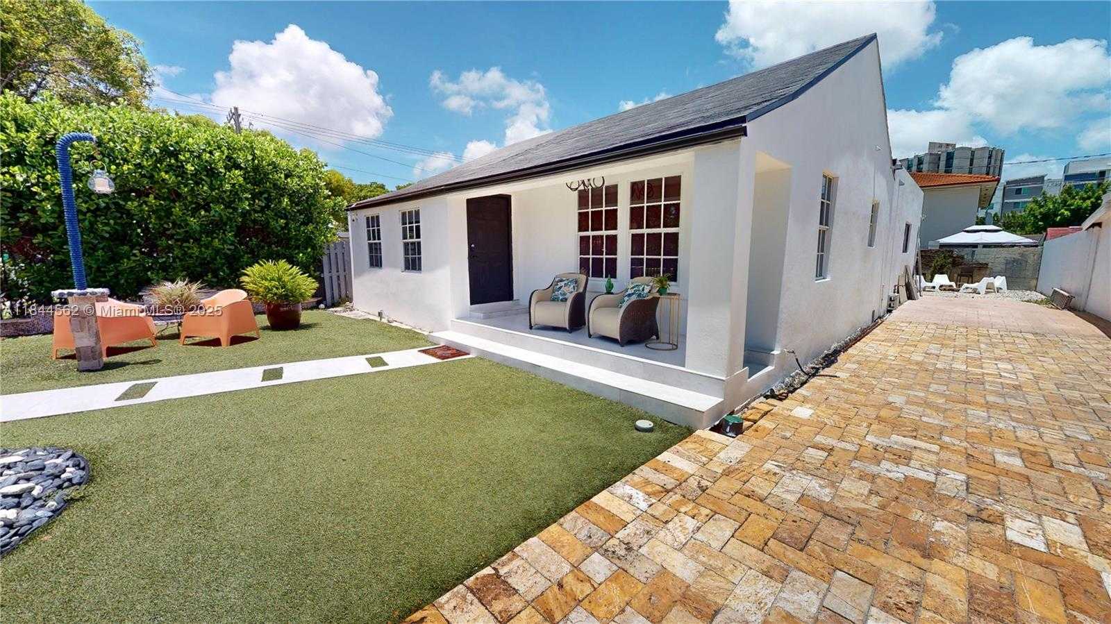 Small Image of 2981 SOUTH WEST 12TH ST, Miami Number 49