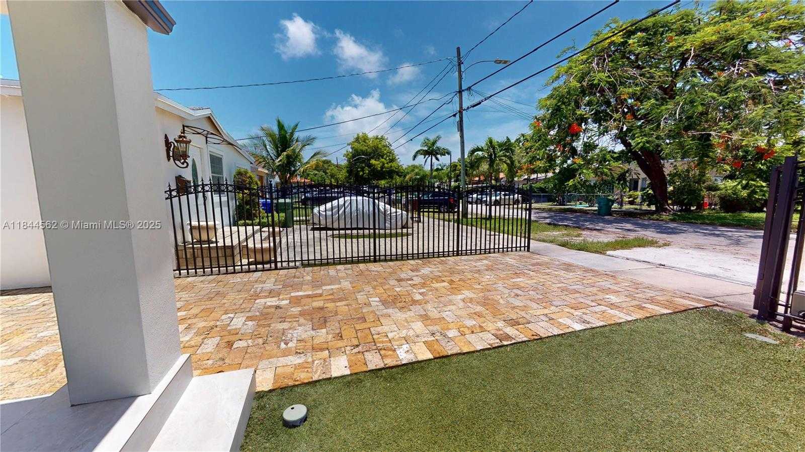 Small Image of 2981 SOUTH WEST 12TH ST, Miami Number 53