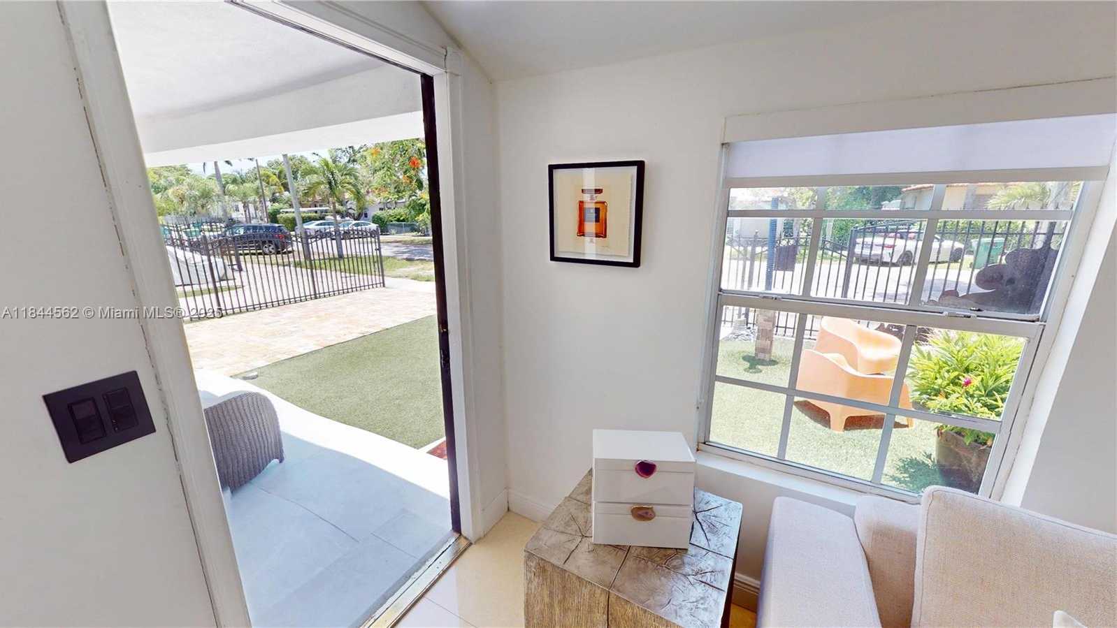 Small Image of 2981 SOUTH WEST 12TH ST, Miami Number 56