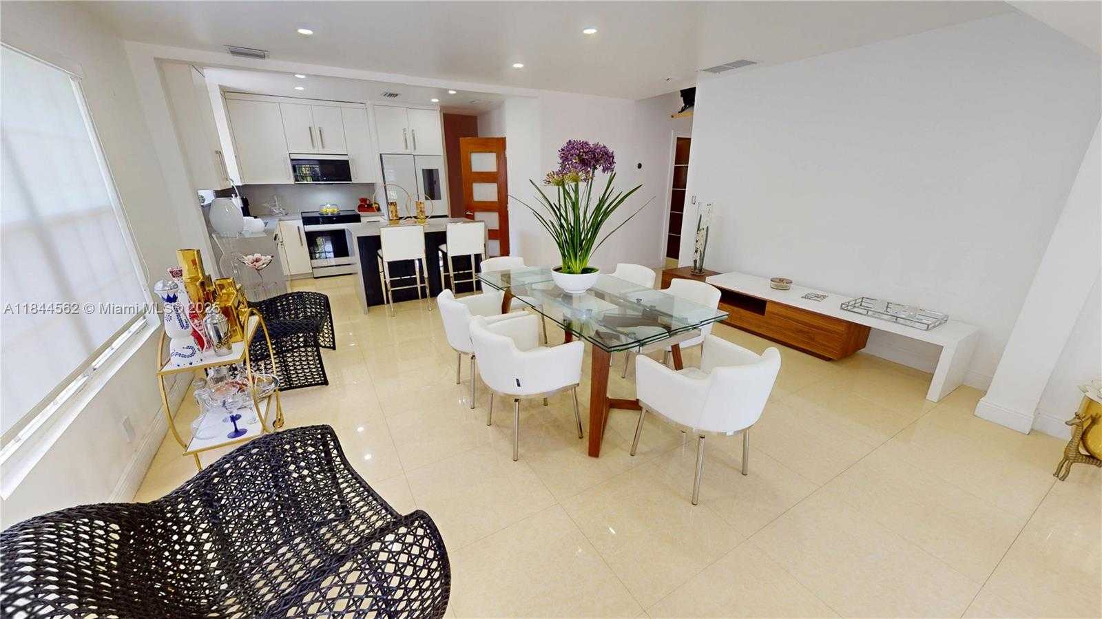 Small Image of 2981 SOUTH WEST 12TH ST, Miami Number 58