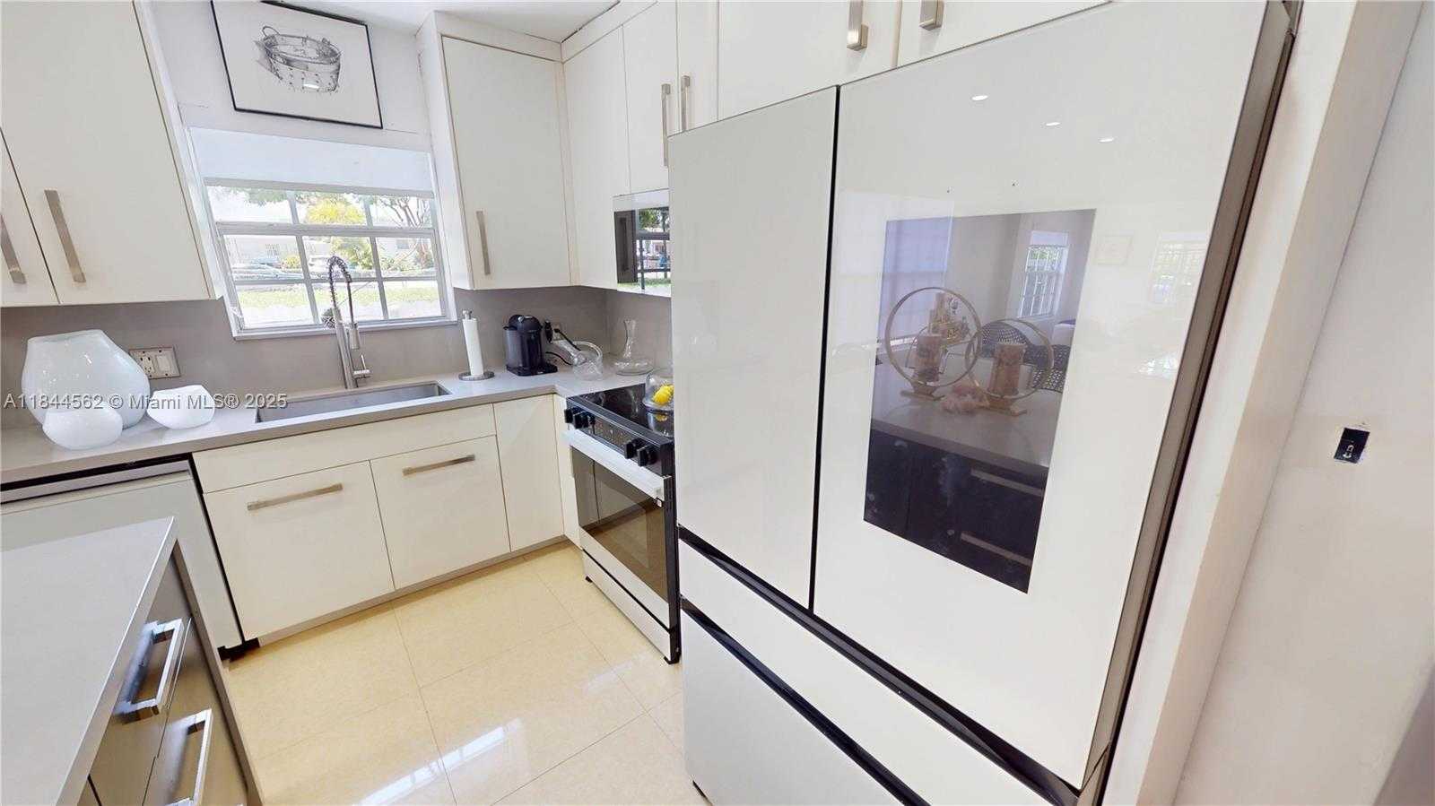 Small Image of 2981 SOUTH WEST 12TH ST, Miami Number 63