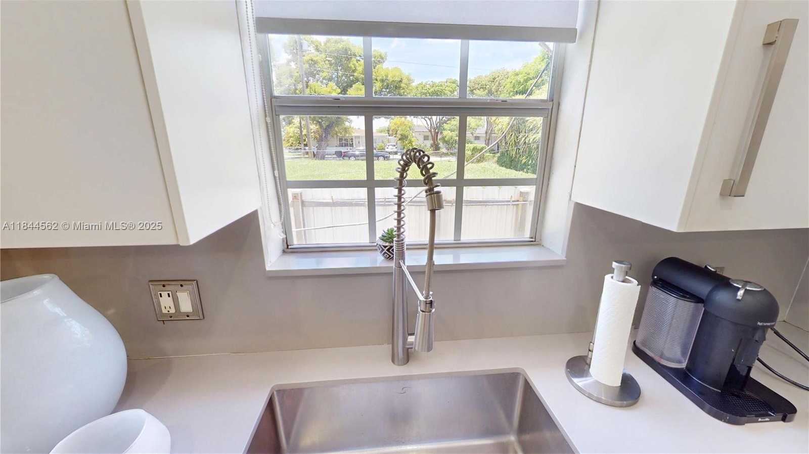 Small Image of 2981 SOUTH WEST 12TH ST, Miami Number 64