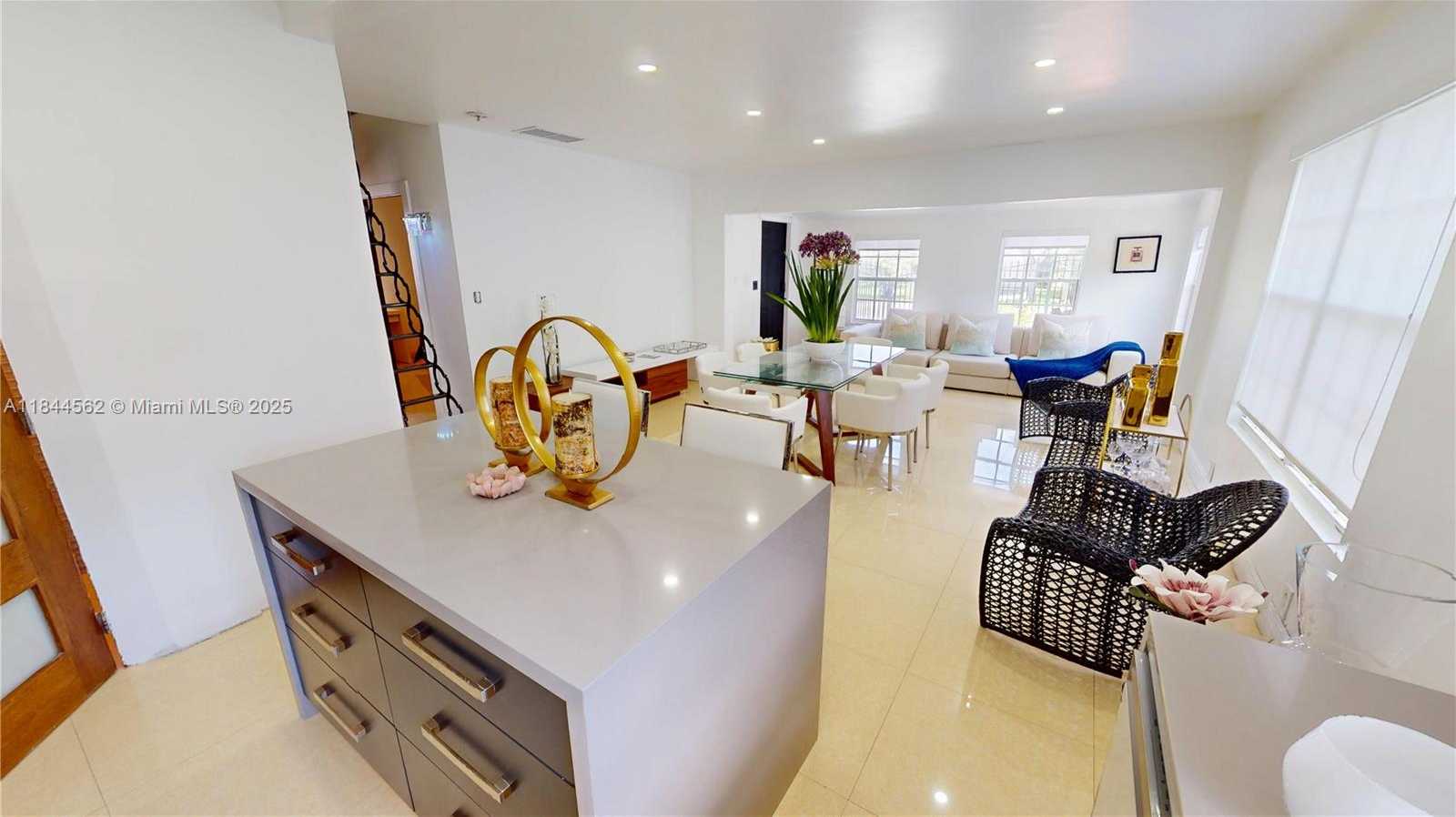 Small Image of 2981 SOUTH WEST 12TH ST, Miami Number 66