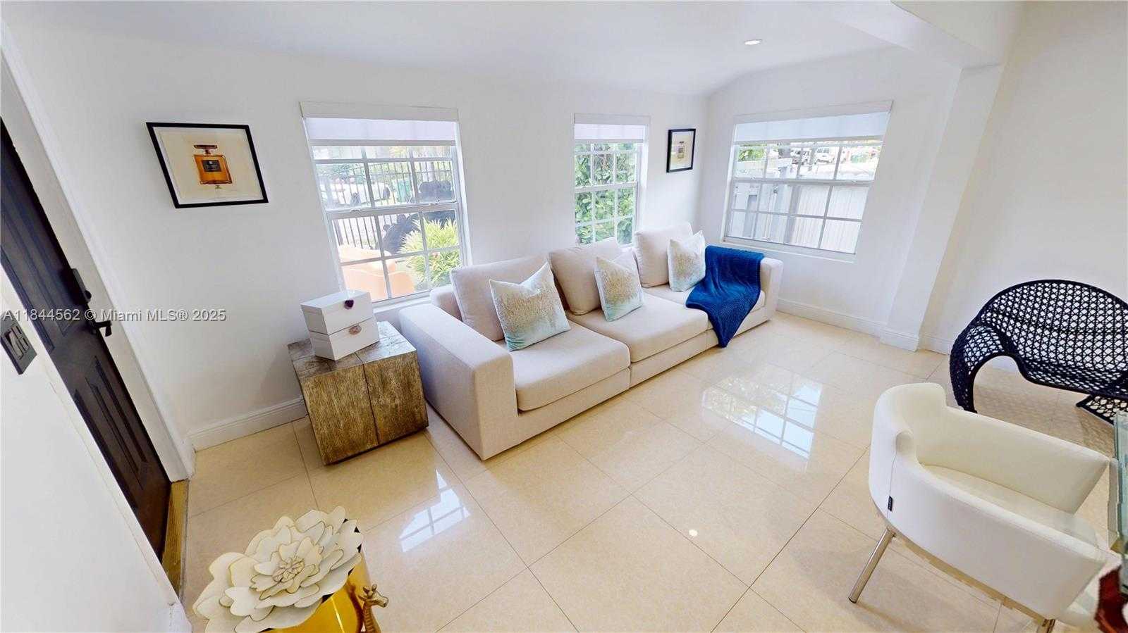 Small Image of 2981 SOUTH WEST 12TH ST, Miami Number 8