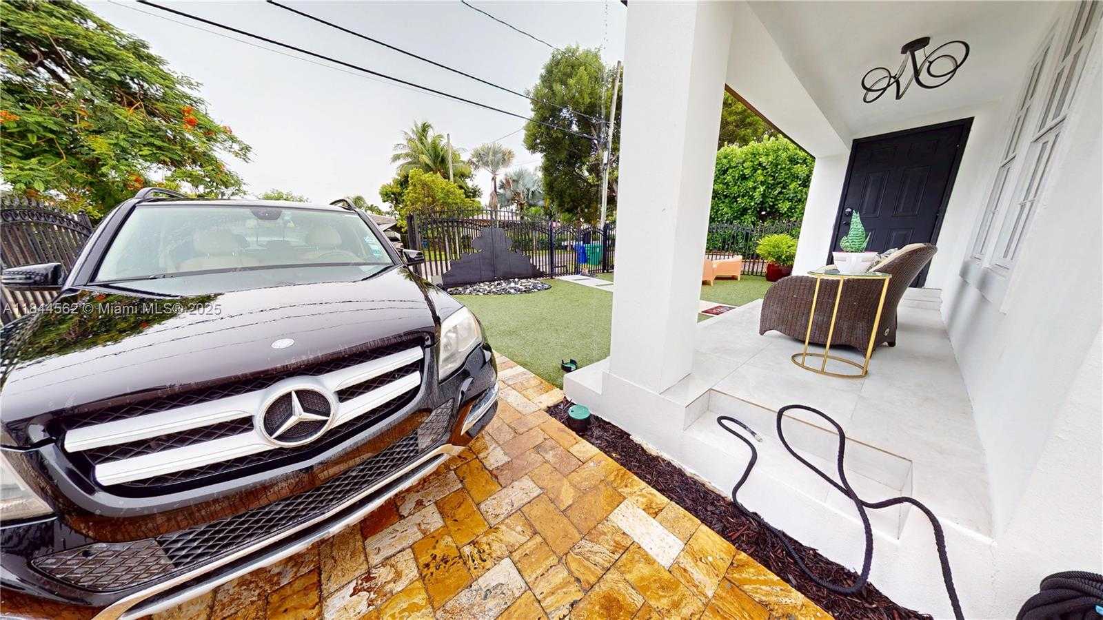 Small Image of 2981 SOUTH WEST 12TH ST, Miami Number 93