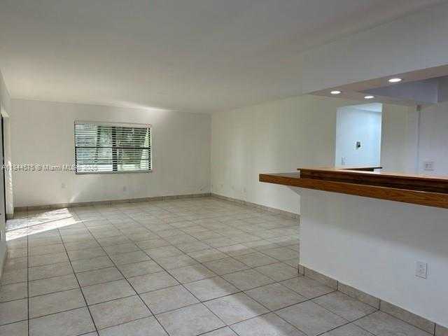Small Image of 7965 SOUTH WEST 86 ST #101, Miami Number 4