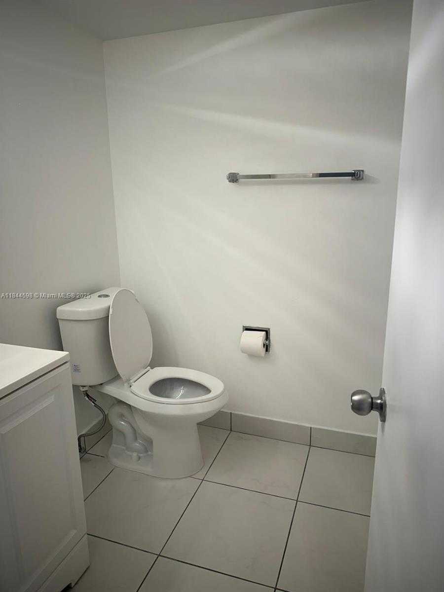 Small Image of 9421 FONTAINEBLEAU BLVD #212-35, Miami Number 16