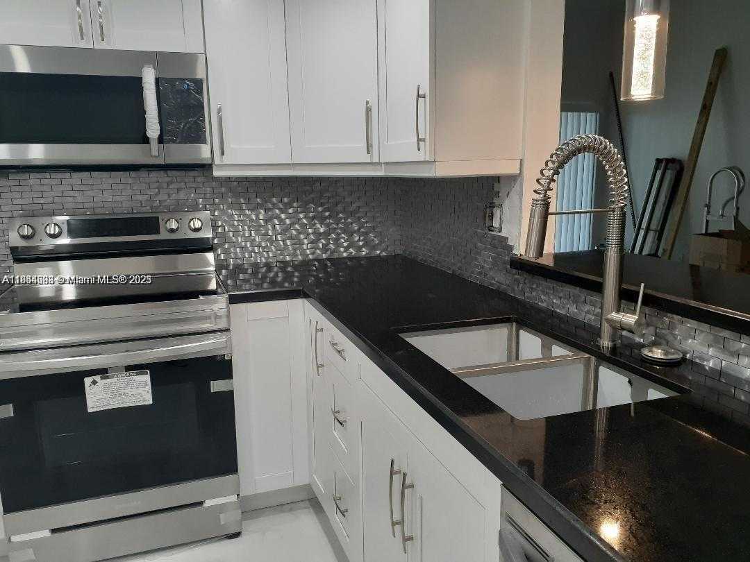Small Image of 9421 FONTAINEBLEAU BLVD #212-35, Miami Number 2