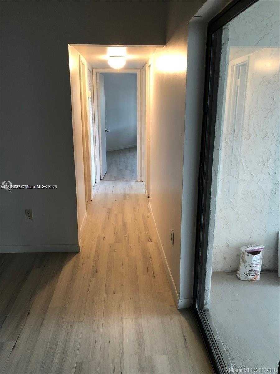 Small Image of 9421 FONTAINEBLEAU BLVD #212-35, Miami Number 6