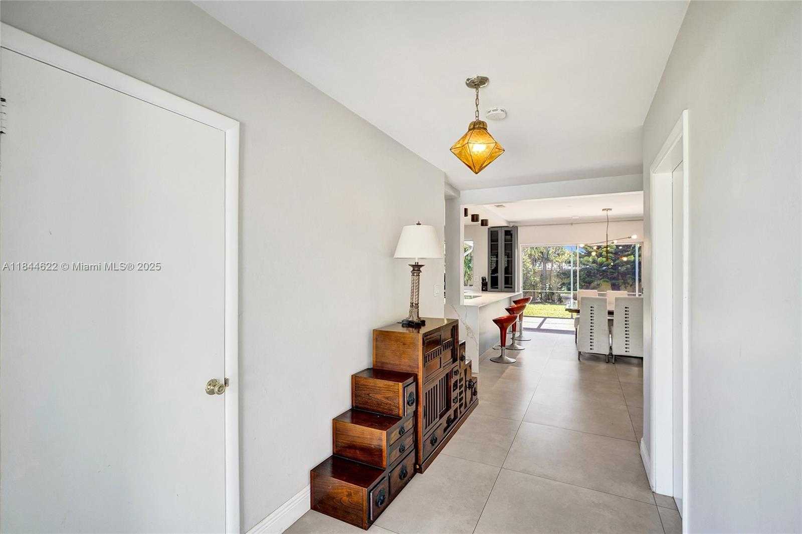 Small Image of 1940 NORTH EAST 185TH TER, North Miami Beach Number 12