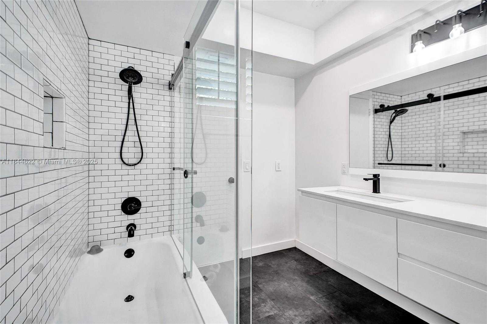 Small Image of 1940 NORTH EAST 185TH TER, North Miami Beach Number 24