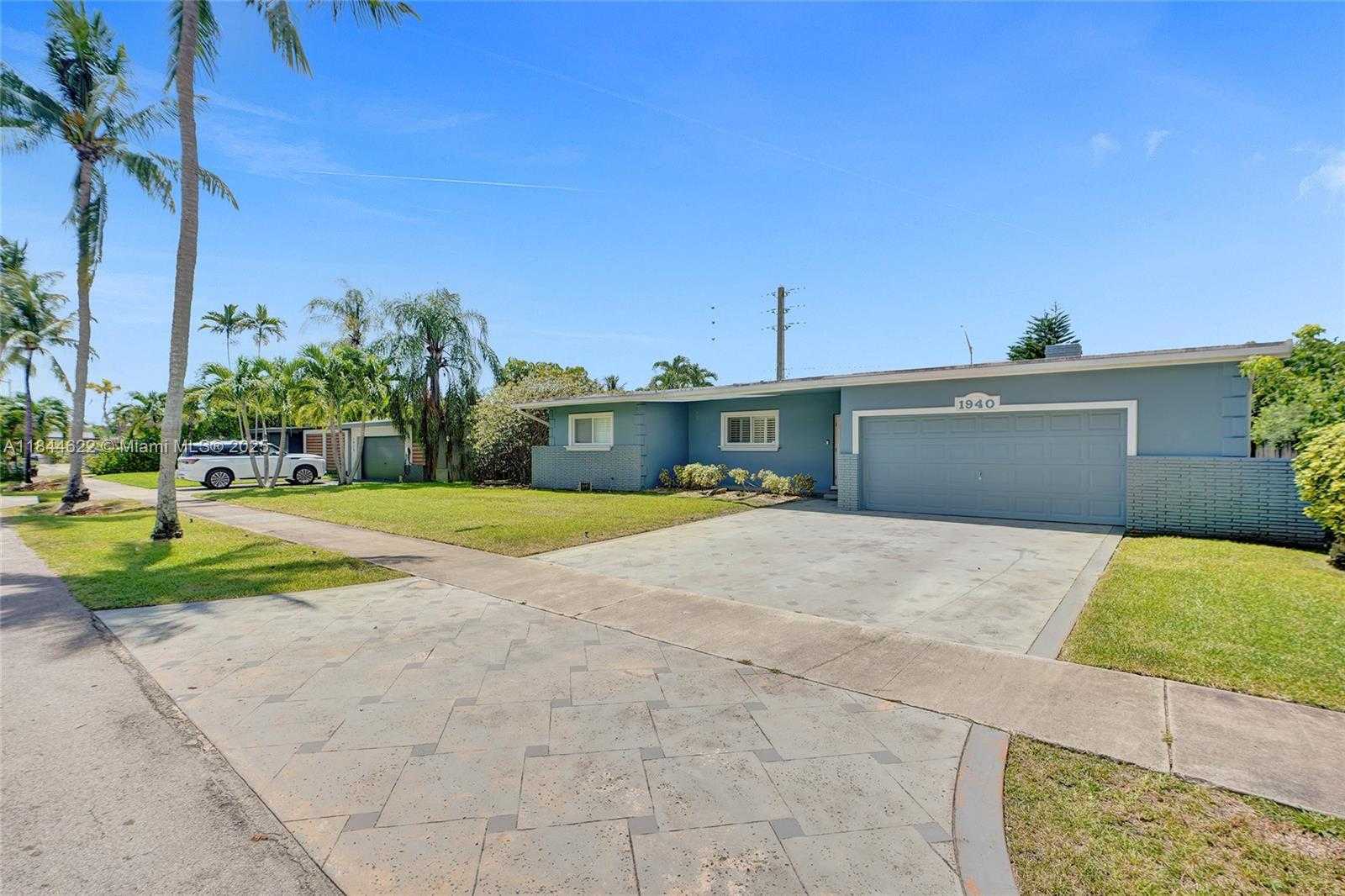 Small Image of 1940 NORTH EAST 185TH TER, North Miami Beach Number 31