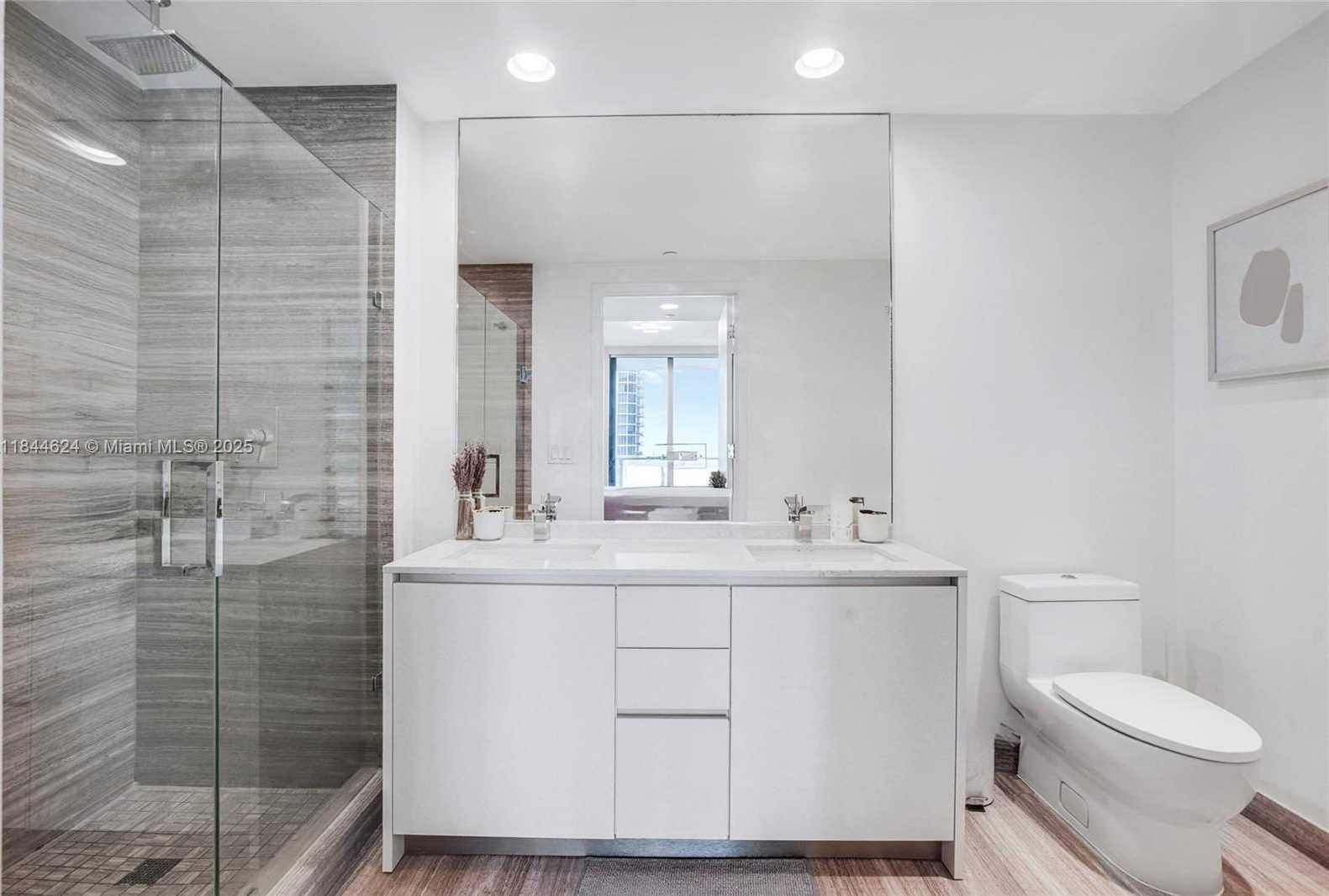 Small Image of 1010 EAST BRICKELL AVE #3004, Miami Number 7