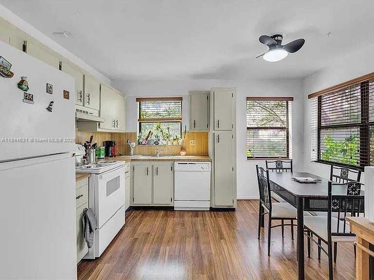 Small Image of 2225 MONROE ST #B6, Hollywood Number 10