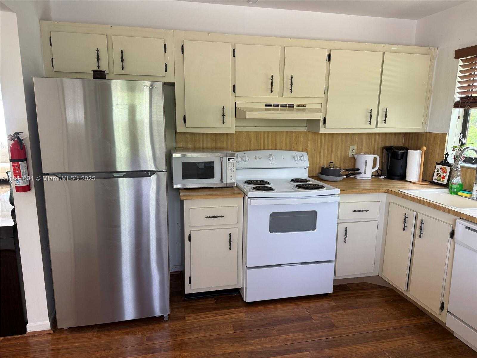 Small Image of 2225 MONROE ST #B6, Hollywood Number 30