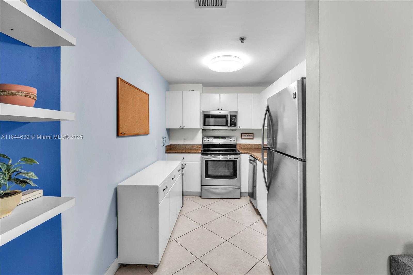 Small Image of 2280 SOUTH WEST 32ND AVE #403, Miami Number 4