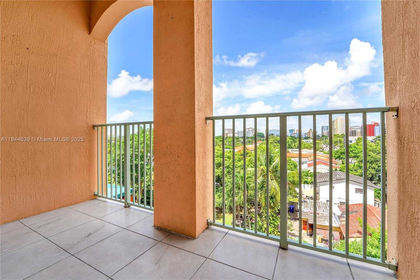 Small Image of 2280 SOUTH WEST 32ND AVE #403, Miami Number 8