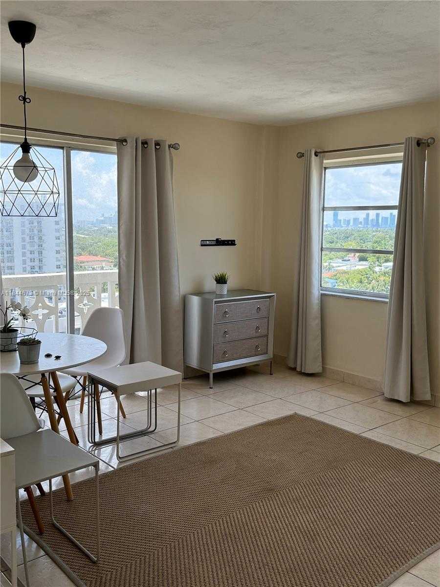 Small Image of 3100 COLLINS AVE #1406, Miami Beach Number 3