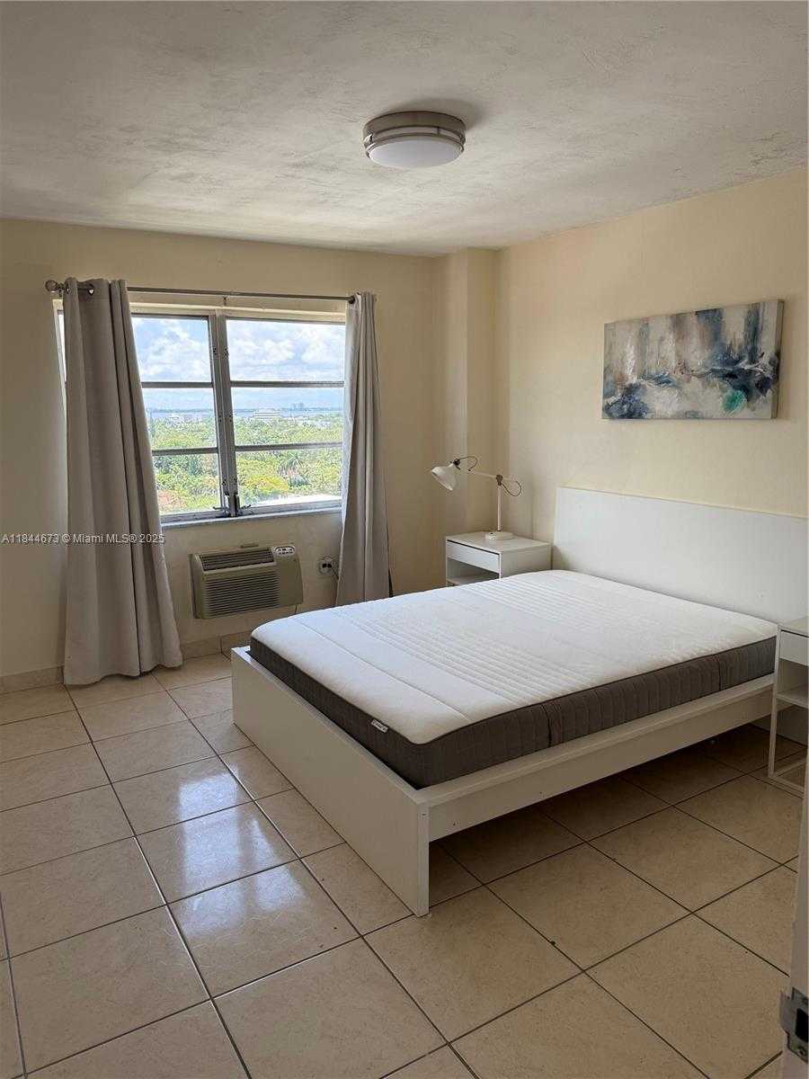 Small Image of 3100 COLLINS AVE #1406, Miami Beach Number 4